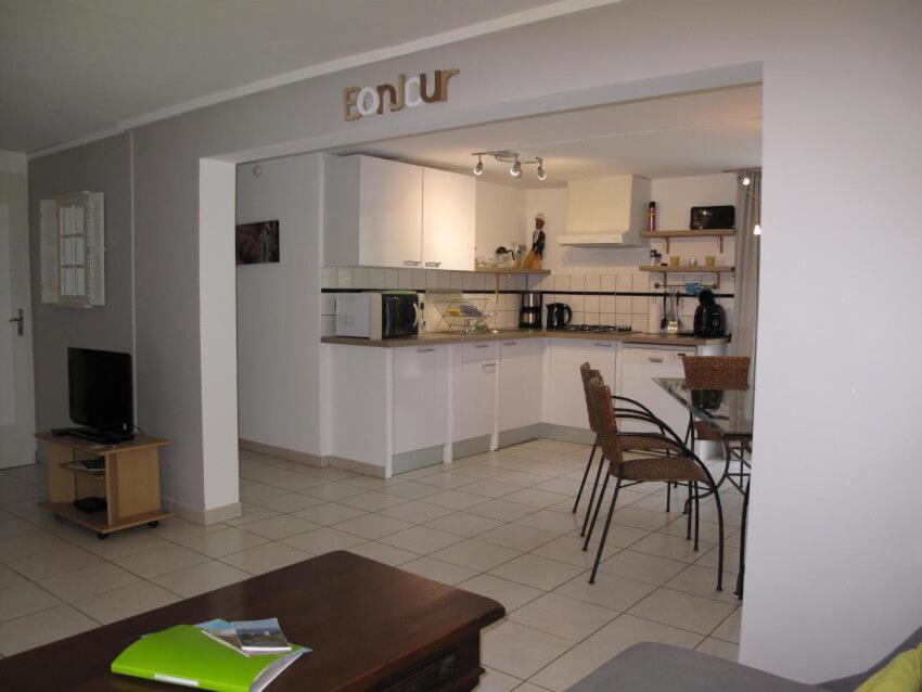 Residence Miro, Gites Avec Piscine Chauffee Et Tennis Les Arcs-sur-Argens Εξωτερικό φωτογραφία